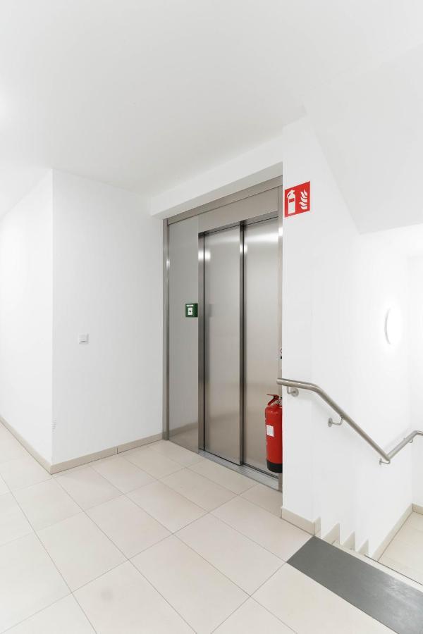 Luxurious Apartment With Big Balcony Near City Center Viena Exterior foto